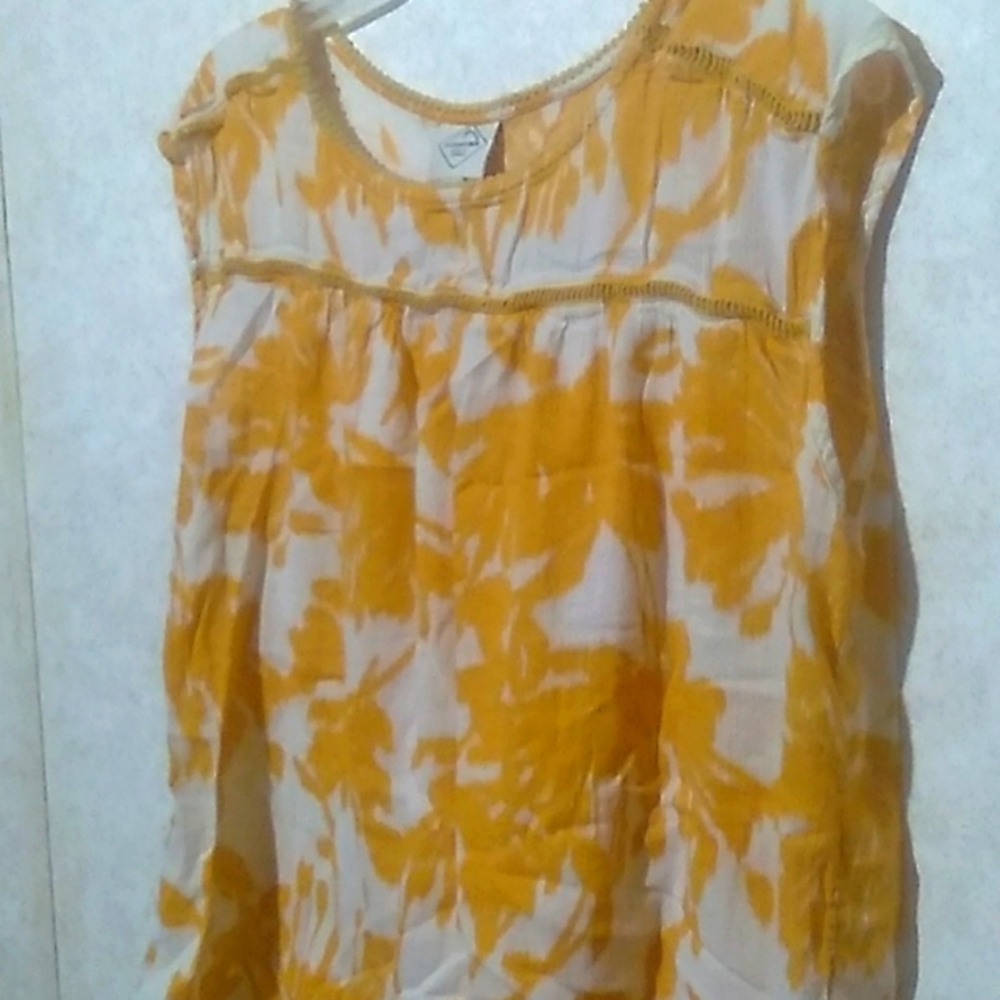 St. John's Bay size medium mustard yellow and white sleeveless tunic top